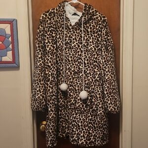 Chic Leopard Print Snuggle Swest Shirt for Women